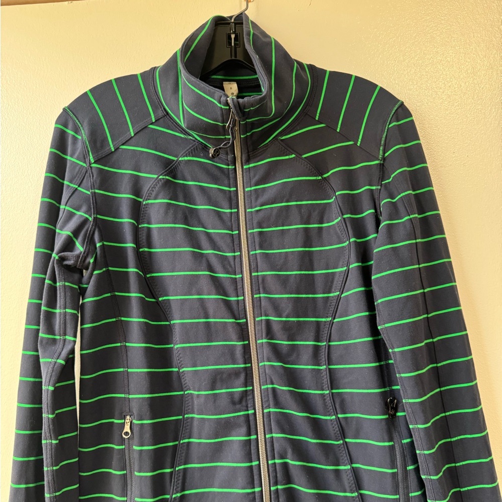 Lululemon Nice Asana Jacket Size 8 - Picture 2 of 7